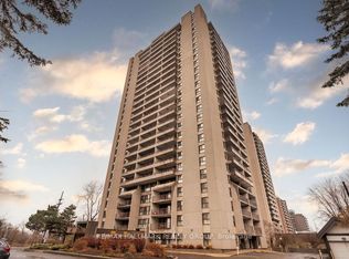 1785 Frobisher Ln #1904, Ottawa, ON K1G3T7