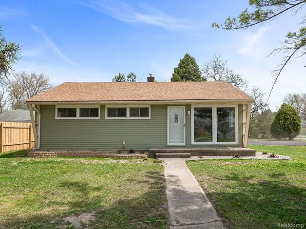 558 S 24th St, Saginaw, MI 48601