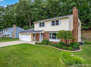 2147 Easthill Dr, Muskegon, MI