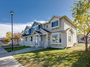 703 N Luxstone Sq SW #101, Airdrie, AB T4B 0A3