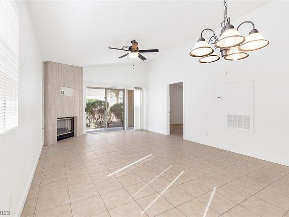 3rd image of 621 Yacht Harbor Dr