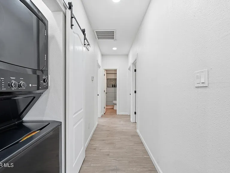 536 James St #B — Photo 14