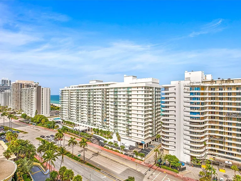 5600 Collins Ave #16B — Photo 2