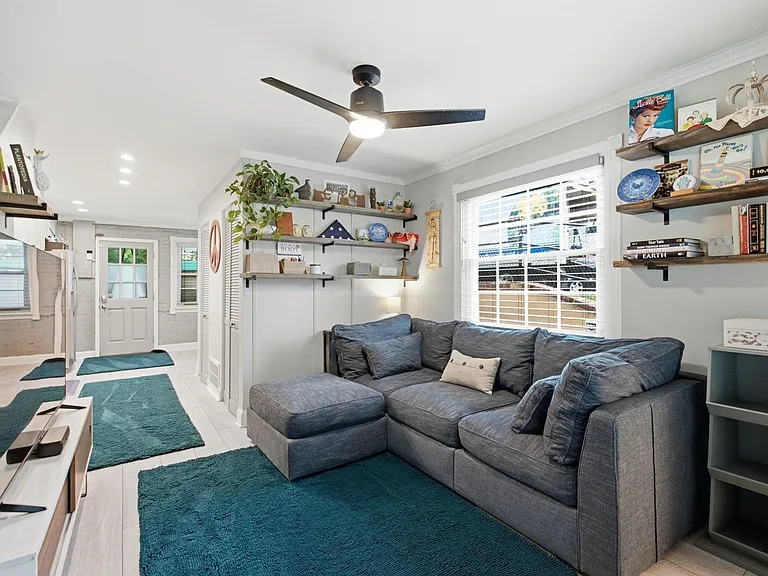 1317 Pendleton St — Photo 38