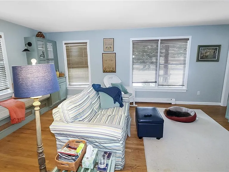 641 Middle Rd — Photo 25