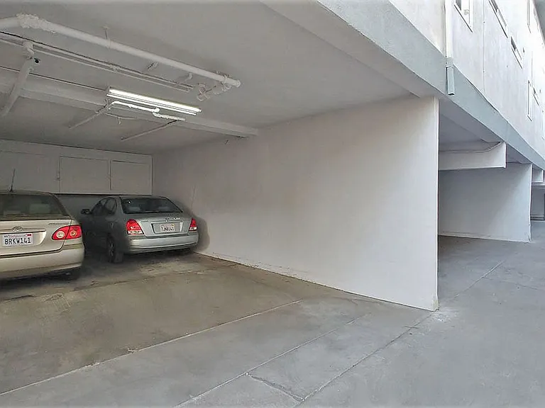 Edgemont Apts — Photo 12