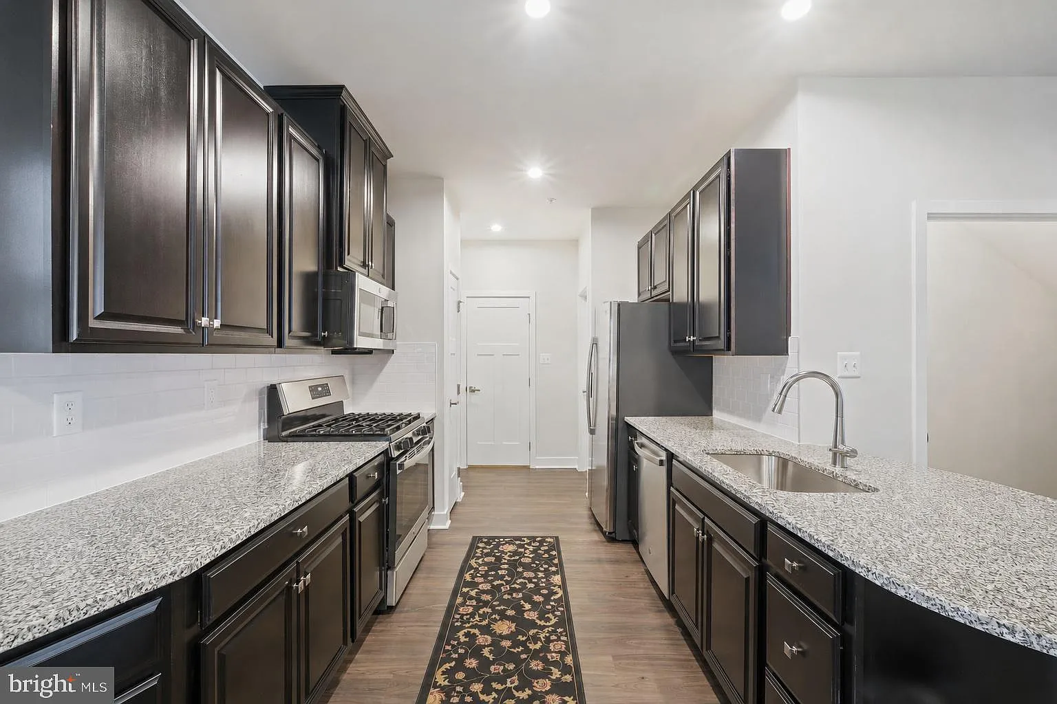 3 bed, 4.0 bath, 2868 sqft, $2,900 — Photo 4