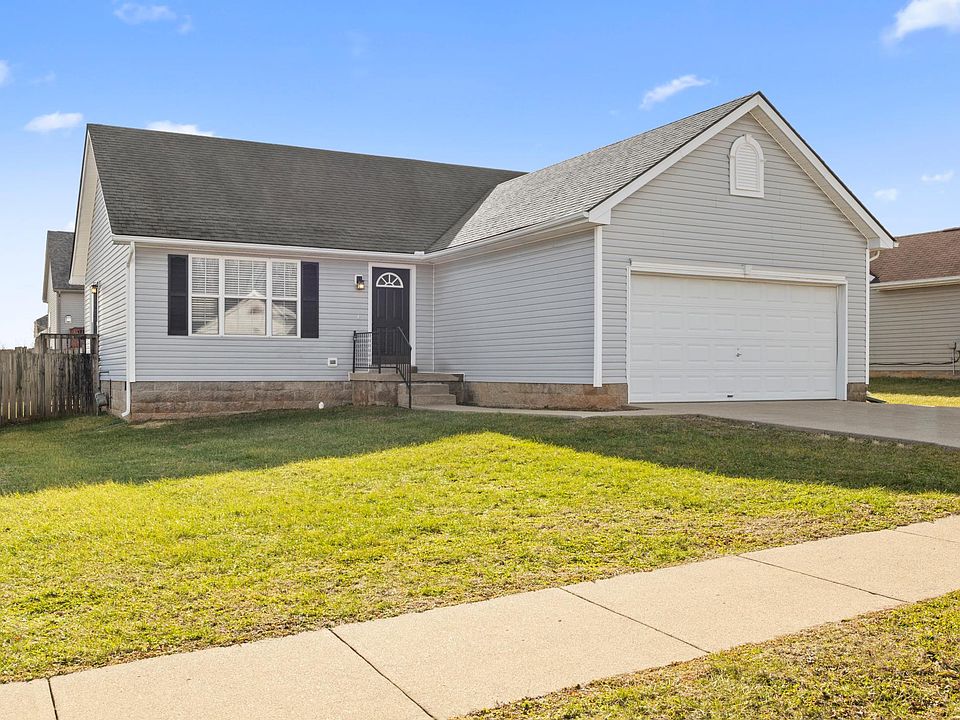 1st image of 207 Macintosh Dr