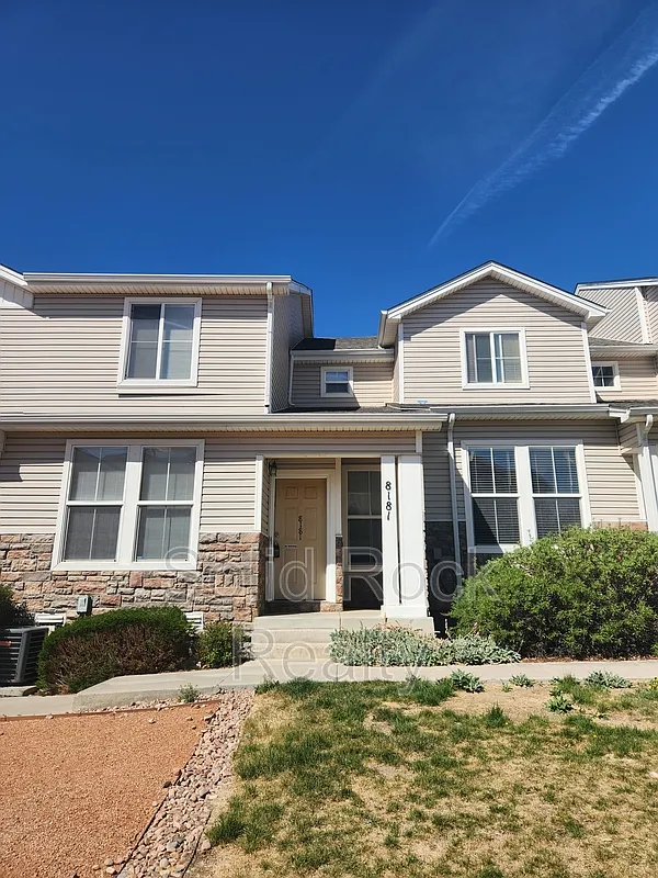2 bed, 2.5 bath, 1396 sqft, $1,895 — Photo 1