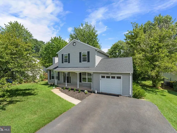1465 Kingstream Dr, Herndon, VA 20170