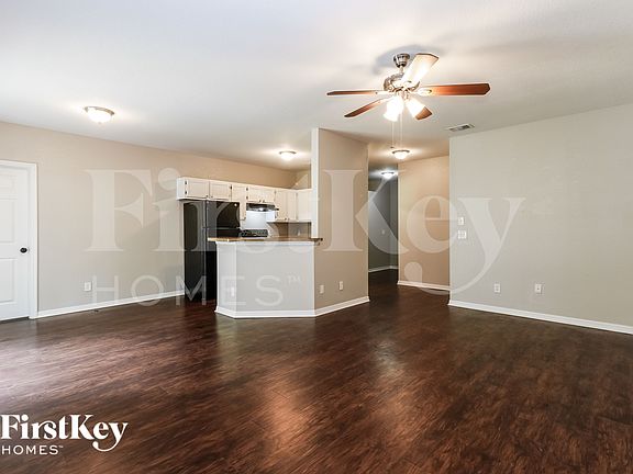 4th image of 2849 Peake St