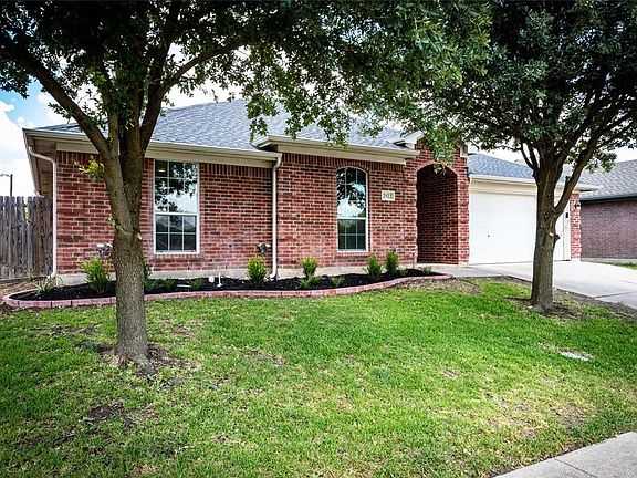 2nd image of 2022 Lennox Ln