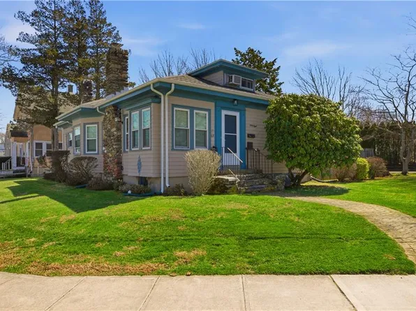 68 Old Fort Rd, Newport, RI 02840