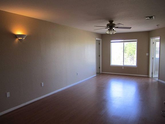 5th image of 529 Southwest Pkwy APT 103