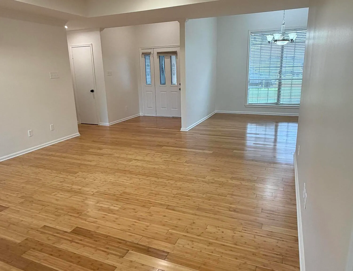 3 bed, 2.0 bath, 1712 sqft, $2,100 — Photo 3