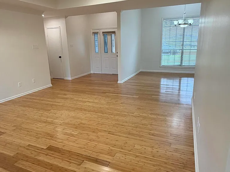 103 Kirkwood Ln — Photo 3