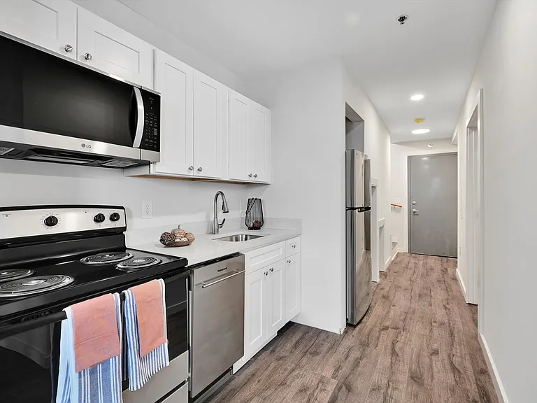 Fleetwood Lofts — Photo 101