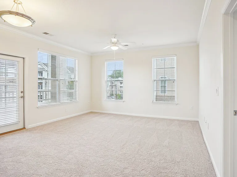 Belmont at Tryon Apartments — Photo 30