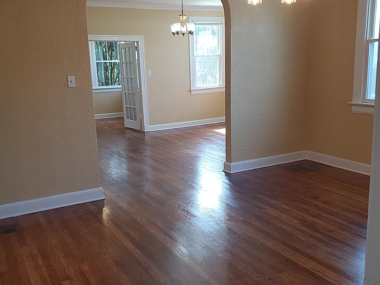 3037 Louisiana Avenue Pkwy — Photo 2