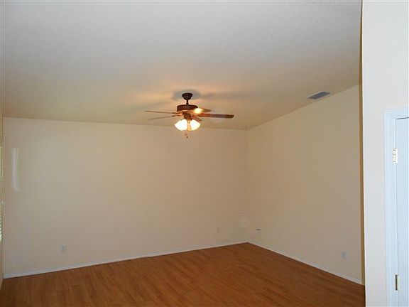 LivgRm Vaulted Ceiling