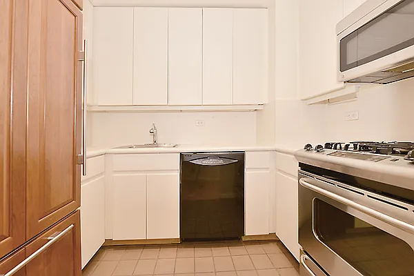 Sold by Sumitomo Real Estate Sales | media 16