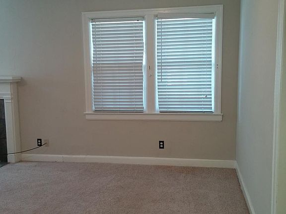 4th image of 4171 Hickory Dr