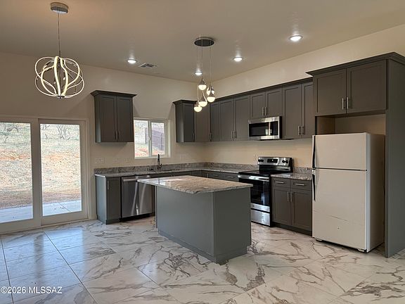 2nd image of 1880 Circulo Mexicali