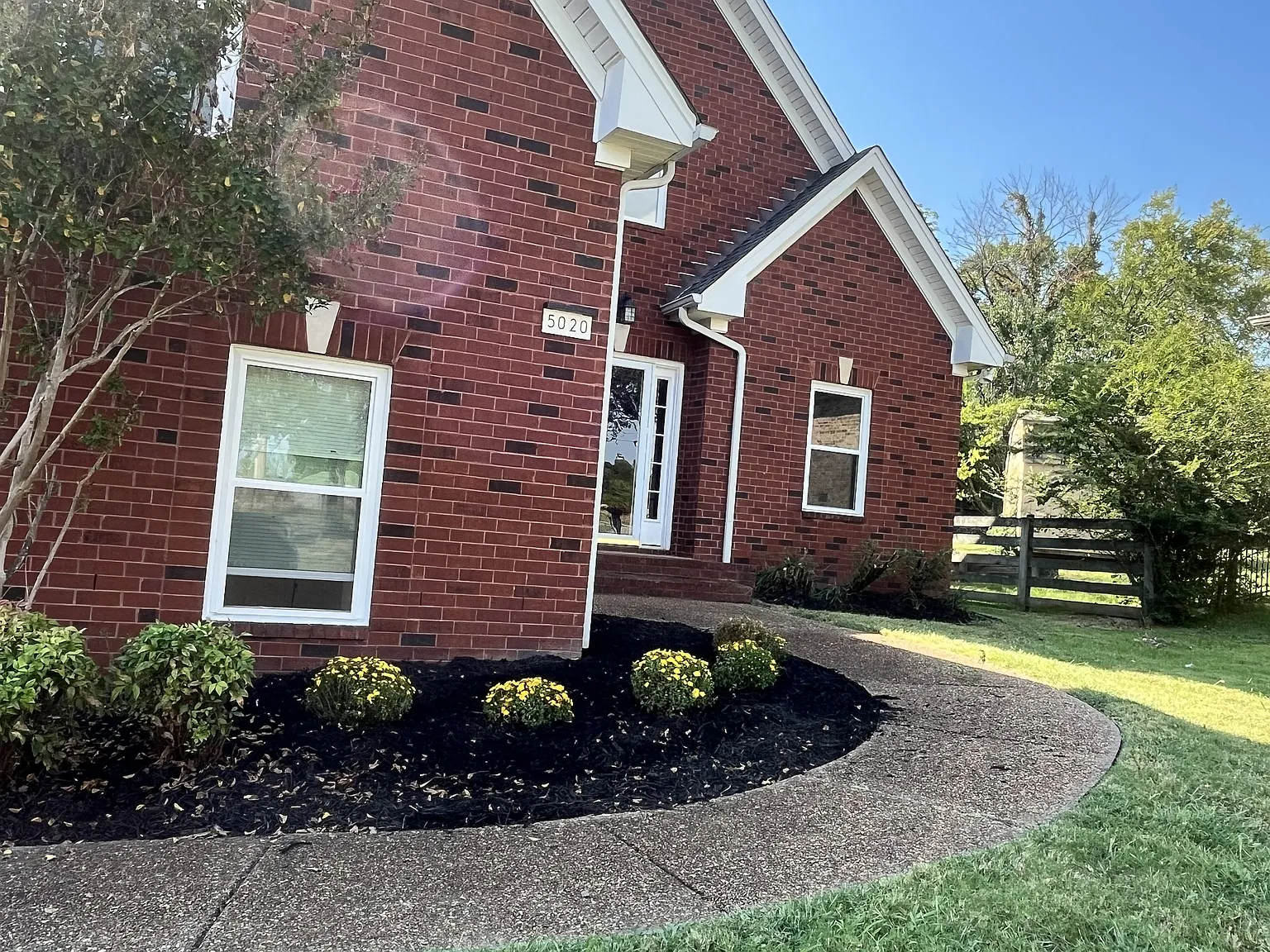 3 bed, 2.5 bath, 2400 sqft, $2,900 — Photo 1