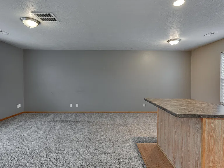 6758 S 181st Ct — Photo 13