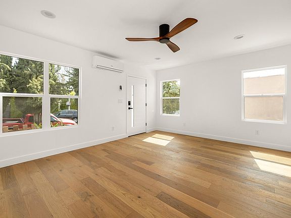 2nd image of 4226 Lexington Ave