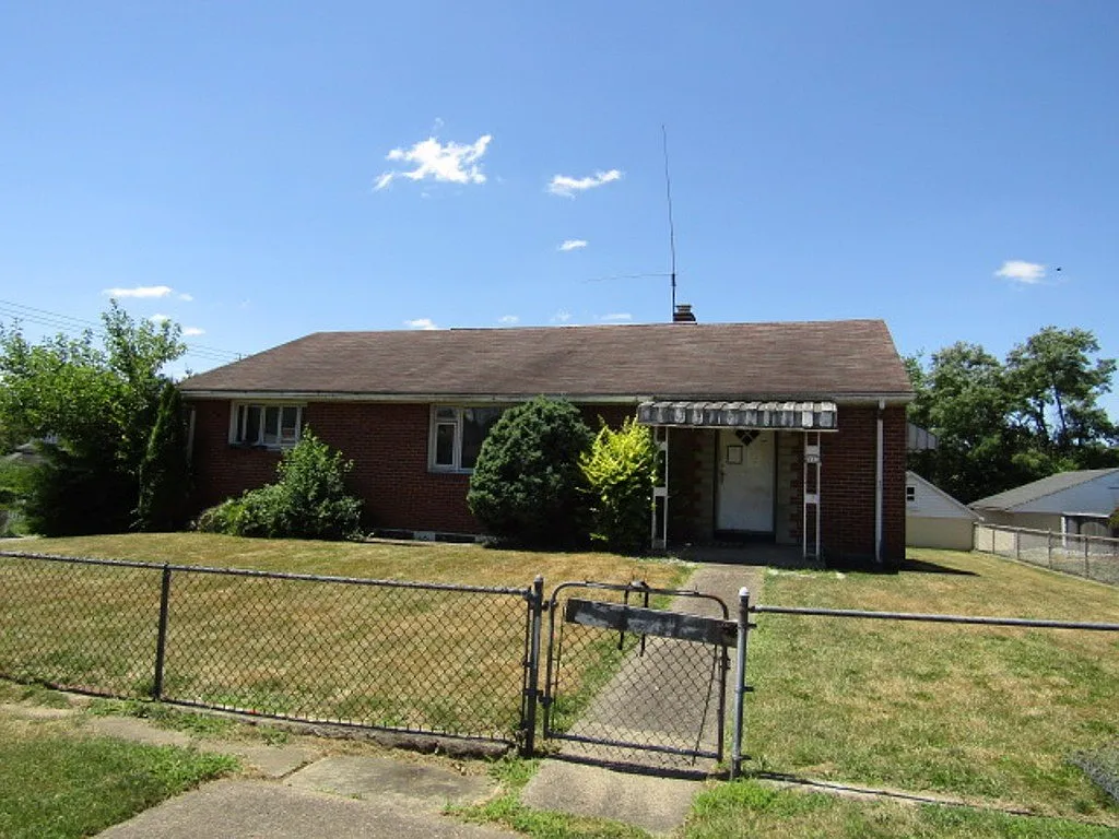 11 Raymond St photo 1