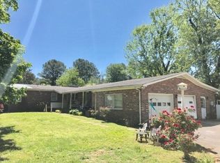 124 E Main St, Loretto, TN 38469