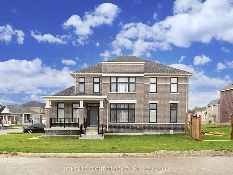 49 Ainslie Hill Cres — Photo 3