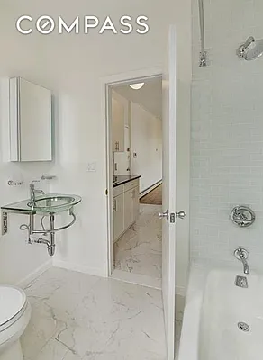 Rented by Compass | media 9