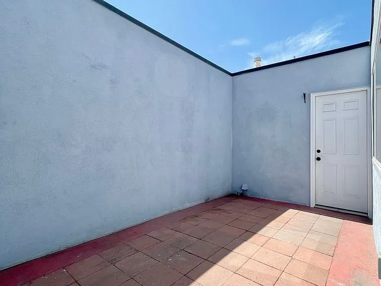 2414 Richmond Way — Photo 22