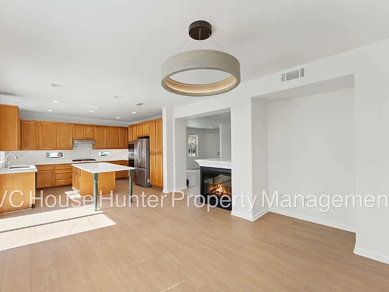 708 Entrada Dr — Photo 21