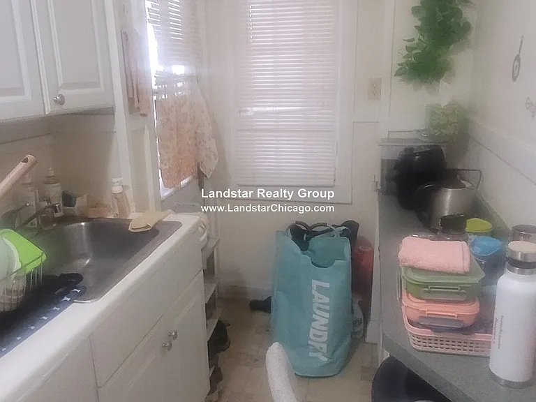 1233 Chicago Ave #11 — Photo 7