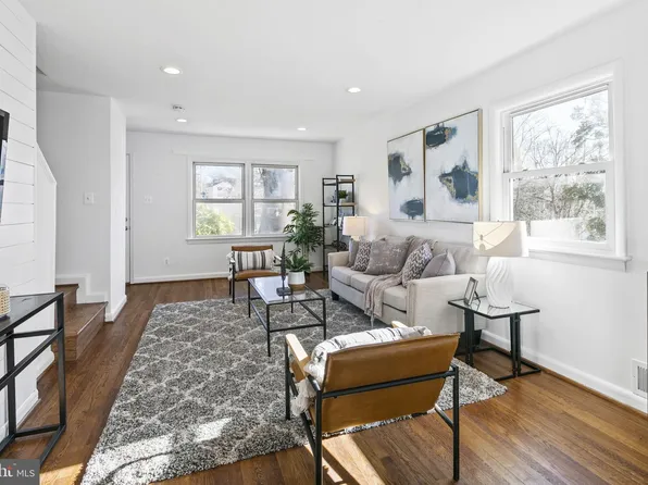 1936 N Dinwiddie St, Arlington, VA 22207