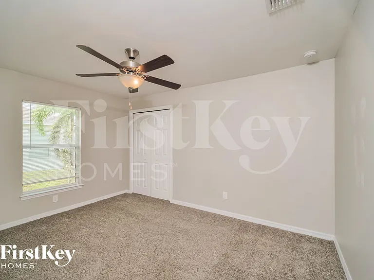 2321 NW 9th Ave — Photo 14
