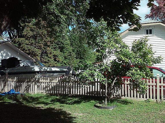 5th image of 22717 Lake Blvd