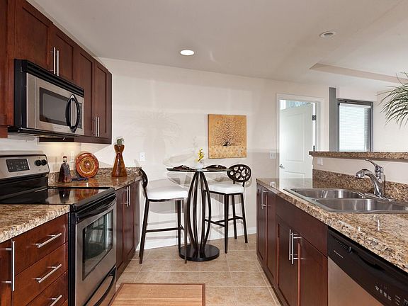 3rd image of 253 10th Ave Unit 1307
