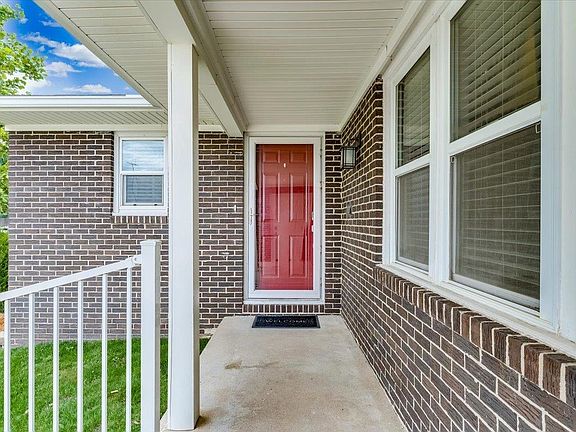 4th image of 302 N Marmaton Rd