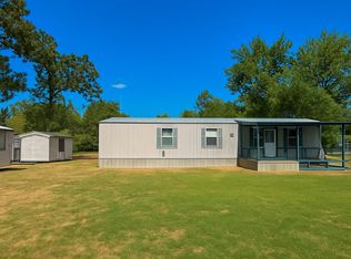 43 Precinct Rd, Hooks, TX 75561