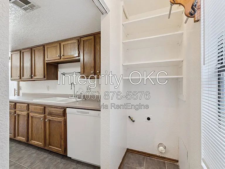 413 Manner Park Ave — Photo 24