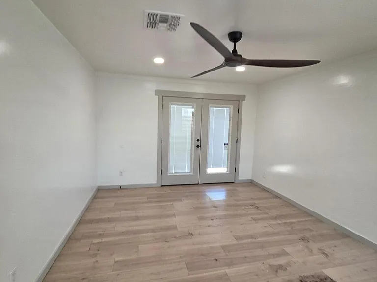 4036 E Moreland St #B — Photo 5