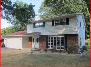 6111 Indian Mound Dr, Mc Farland, WI 53558