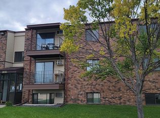 1401 25th Ave S #304, Fargo, ND 58103