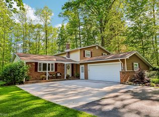 8628 Cedar Rd, Chesterland, OH 44026