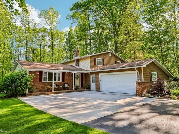 8628 Cedar Rd, Chesterland, OH 44026