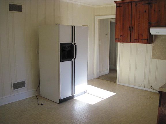 4th image of 1119 Woodleigh Cres